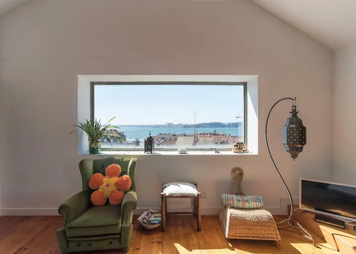 Flh Chiado Skyline *