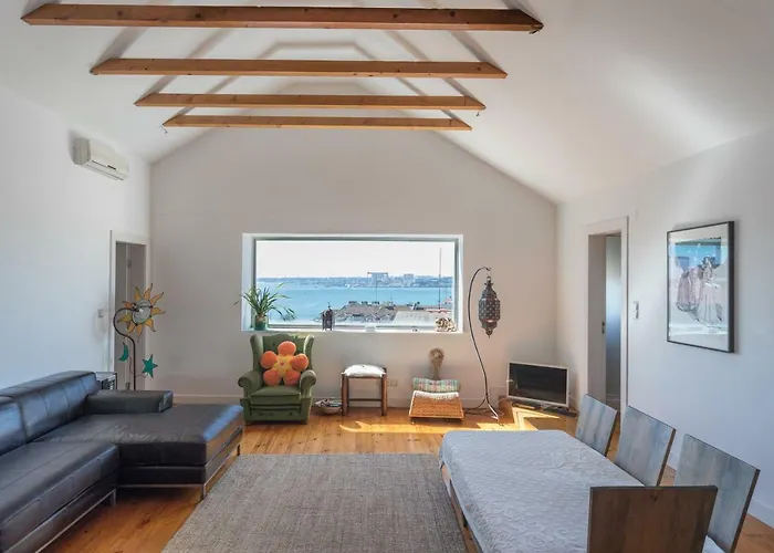 Διαμέρισμα Flh Chiado Skyline *