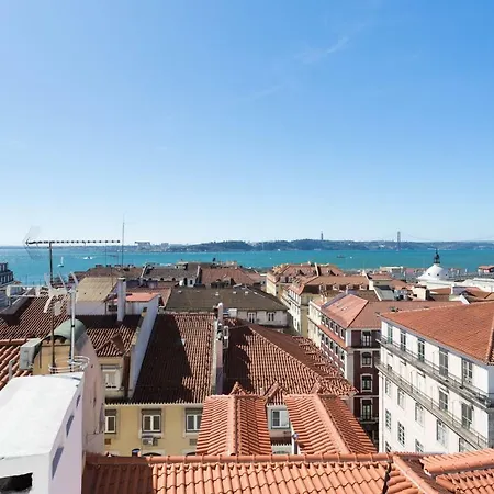 Flh Chiado Skyline Лиссабон